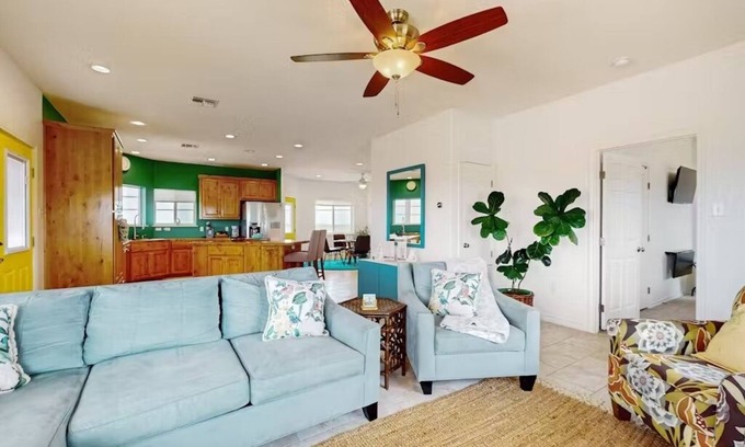 Rockport Casa | WINTER TEXANS: WATER VIEWS! Cheerful, Bright & Serene welcome FEEL GOOD SPACE