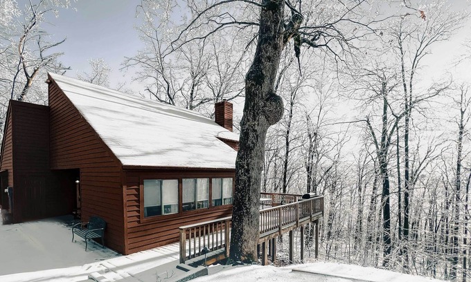 Wintergreen Cabina | Wintergreen Resort Cabin by Skiing, Tubing & More!