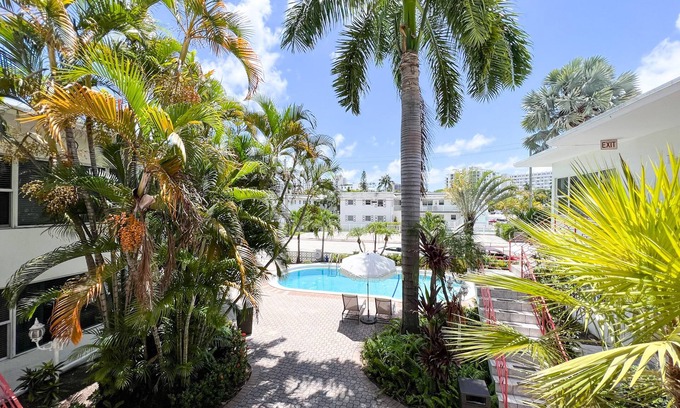 Central Beach Hotel | Winterset A North Beach Village Resort Hotel