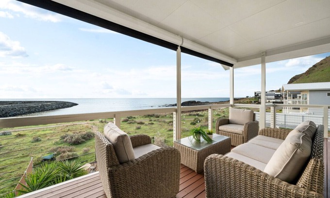 Wirrina Cove Casa | Wirrina Waters Stunning Horizons with Hot Tub