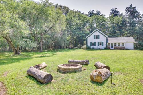 Mauston Casa | Wisconsin Cabin Getaway Near Castle Rock Late