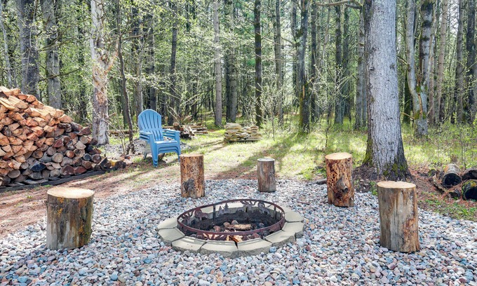 Arbor Vitae Cabaña | Wisconsin Cabin Hideaway: 3 Mi to Lakes