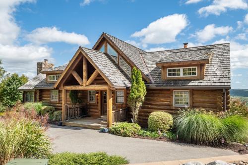 McHenry Casa | Wispy Business