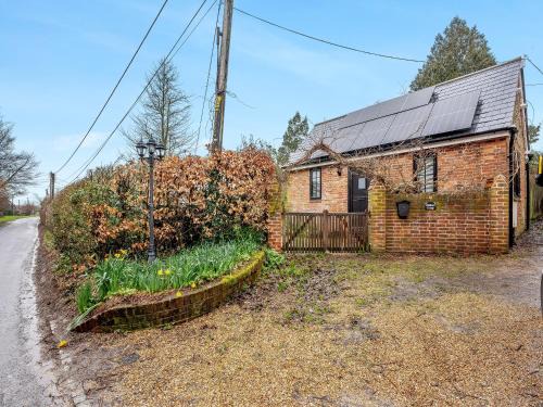Upper Dicker Casa | Wisteria Cottage