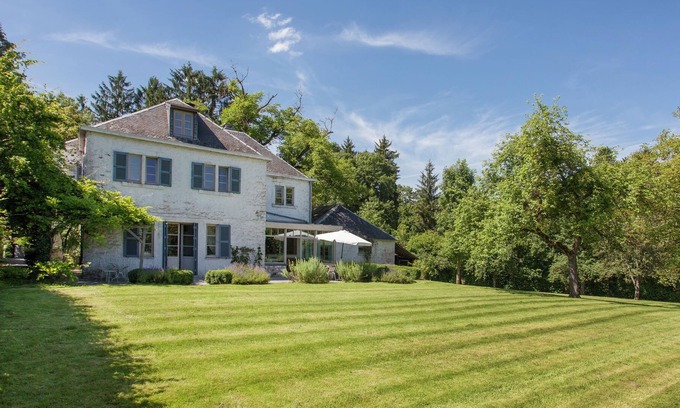 Resteigne Casa | Moderna casa de vacaciones con jardín cercado en Resteigne