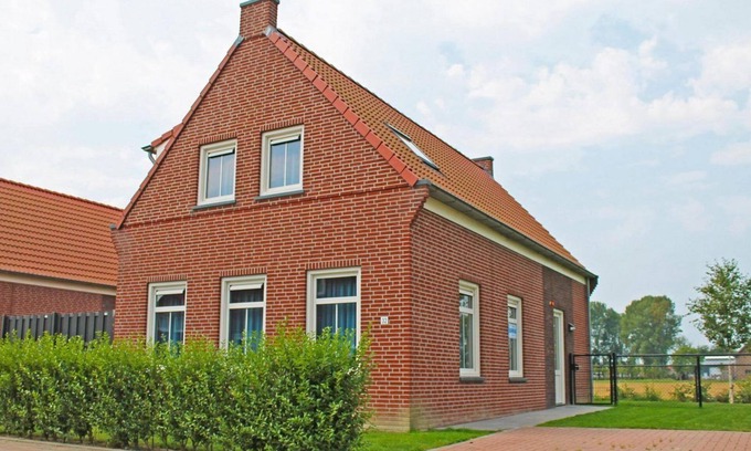 Breskens Casa | With its 4 bedrooms, this property can accommodate 8 people.