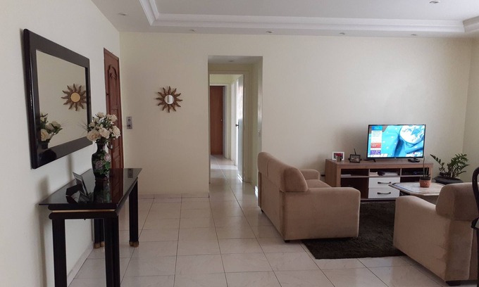 Ponta da Praia Apartamento | Apto con 3 dormitorios, 4 baños, siendo 1 lavabo.