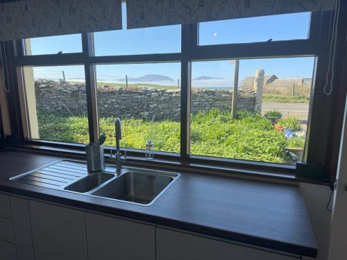 Stromness Casa | Withi-Gill - Cottage - Bay of Ireland Views