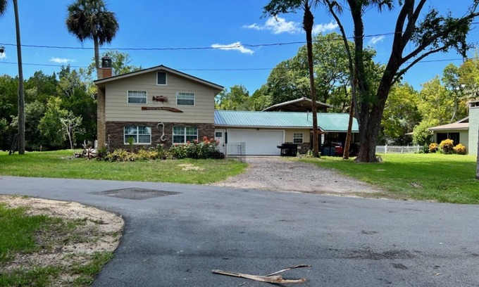 Inglis Casa | Withlacoochee River House ---- (PET FRIENDLY)