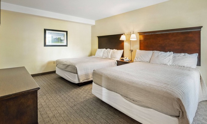 Kelleys Island Casa | Witness the Gorgeous Scenery of Kelleys Island stay at Marblehead Suites 120