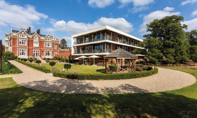 Colchester Hotel | Wivenhoe House Hotel