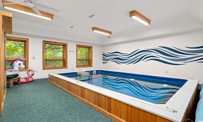 Bat Cave Casa | WNC Lodge Pool, Movie Rm, HotTub