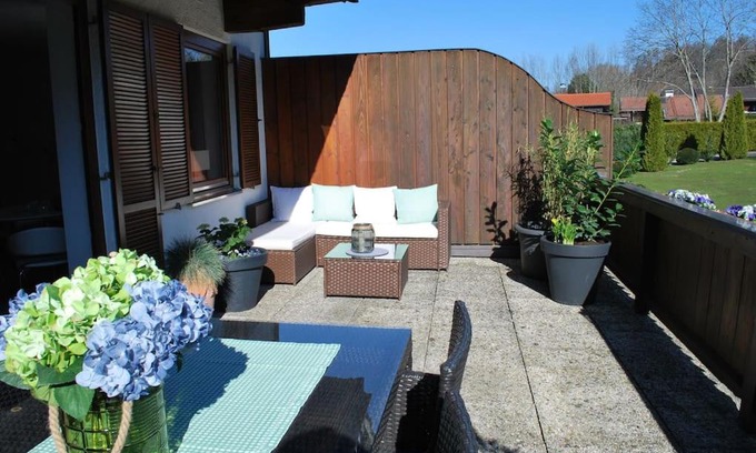 Sankt Quirin Apartamento | Wohnung direkt am Tegernsee mit XL-Terrasse