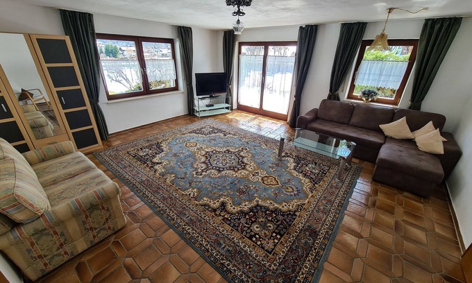 Unterschonau Apartamento | Wohnung für 2 bis 6 Pers., 100 qm, Zwei Sep. Schlafzimmer, Terrasse mit Bergblick
