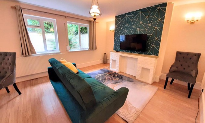 Wokingham Apartamento | Wokingham - Central 2 beds home with parking