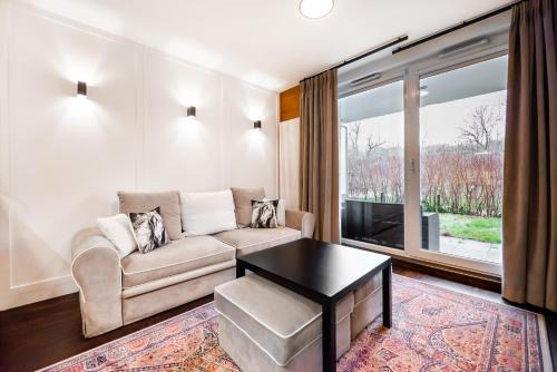 Powazki Apartamento | Wola Luxury Wooden Apartment by BookingHost