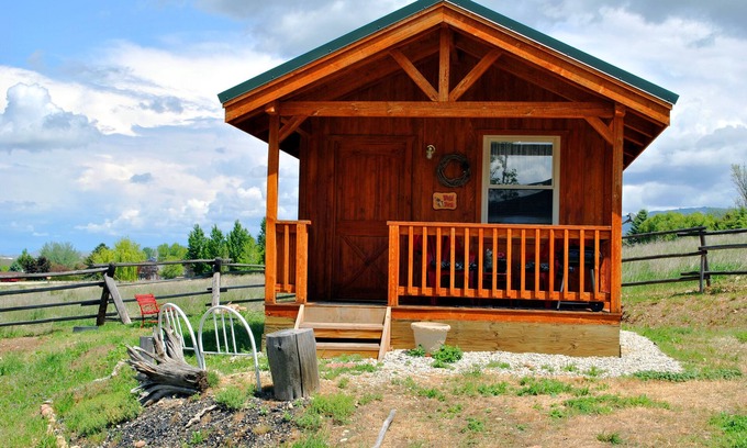 Corvallis Cabina | 'Wolf Den'-Una cabaña romántica perfecta para luna de miel y una cabaña para deportistas Paradise
