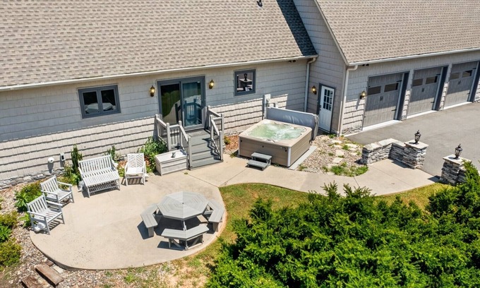 Fleetwood Chalet De Esquí | Wolf Ridge Chalet-Chalet increíble con bañera de hidromasaje, mesa de billar, futbolín, área de teatro, Wi-Fi y mascotas OK