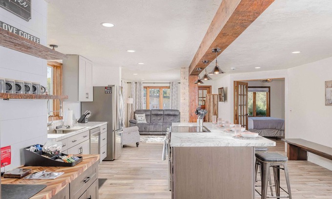 Fremont Casa | Wolf River Retreat - Sleeps 14