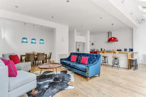 Bramcote Casa | Wollaton House