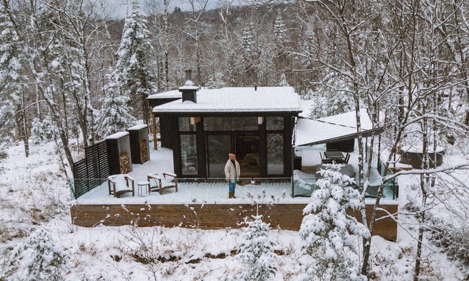 La Conception Cabina | WOLM Cabin a Scandi-inspired glass cabin near Mont Tremblant
