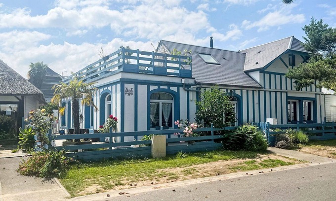 Merville-Franceville-Plage Casa | Maravillosa casa de vacaciones privada para 10 personas con WIFI, TV, terraza y mascotas permitida