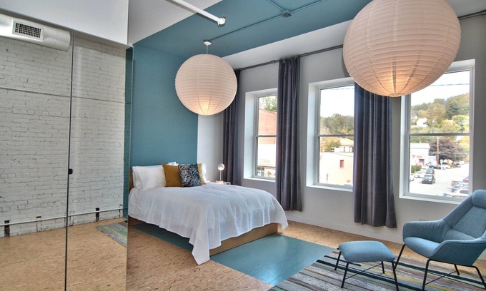 Honesdale Apartamento | Wonder Honesdale-6 Lofts-19 bed -11 baths–sleeps 36