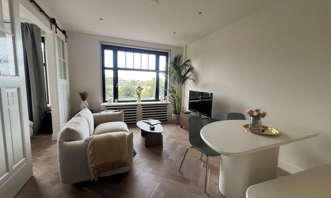 Transvaalbuurt Apartamento | Wonderful 2bed flat with balcony in charming Amsterdam Oost, near Amstel canal
