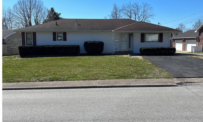 Harrisburg Casa | Wonderful 3 Bedroom home close to the Shawnee National Forest