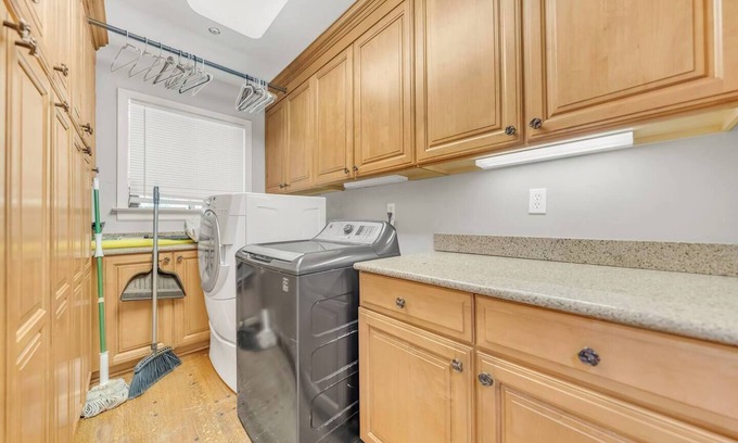 East Memphis Casa | Wonderful 4-bedroom house with AC, Game room, Backyard and Grill at Memphis