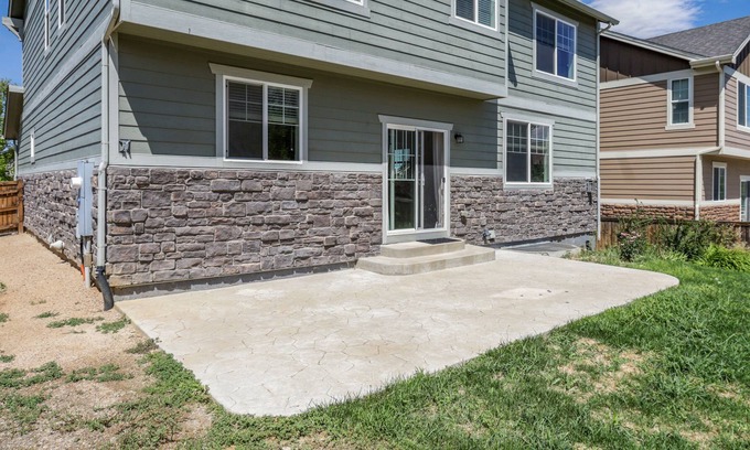 Aurora Casa | Wonderful 5-Bedroom Residence With Fireplace