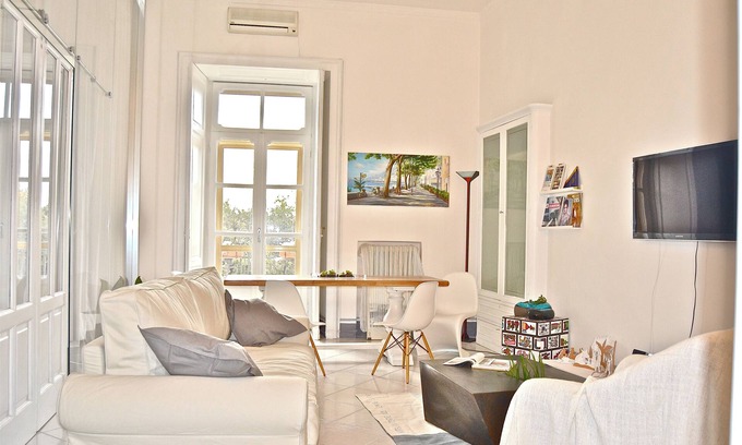 Salerno Apartamento | Maravilloso apartamento en Salerno cerca del mar - fácil conexión a Nápoles