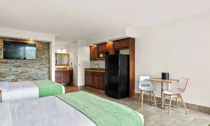 Historic Downtown Kissimmee Apartamento | Wonderful Apt Hotel with Pool in Kissimmee 5