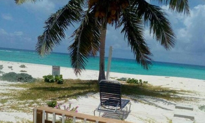 Pitts Town Cabaña | Maravillosa villa frente a la playa en una isla remota en las Bahamas