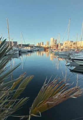 Sant Adria de Besos Alquiler De Eote | Wonderful boat experience for families and friends