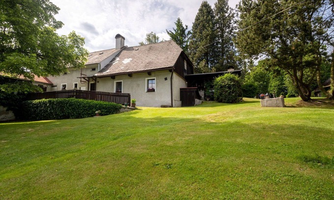 Bela nad Radbuzou Villa | Estupenda casa de vacaciones privada con TV, patio, mascotas permitida y aparcamiento