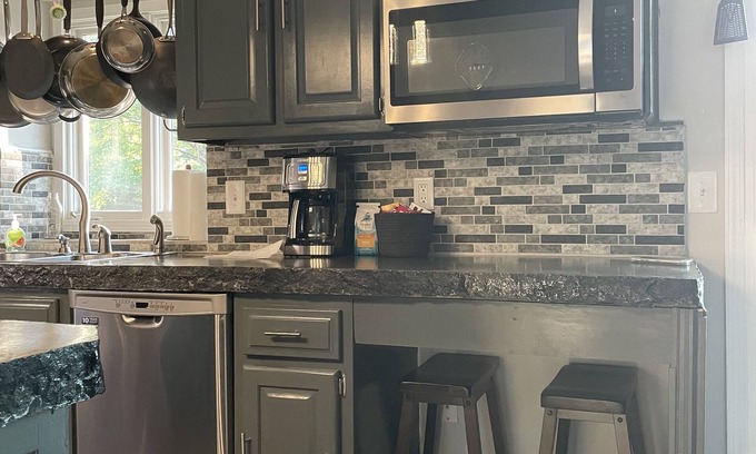 Olathe Casa | Wonderful home for a family retreat, corporate stay, & traveling professionals.