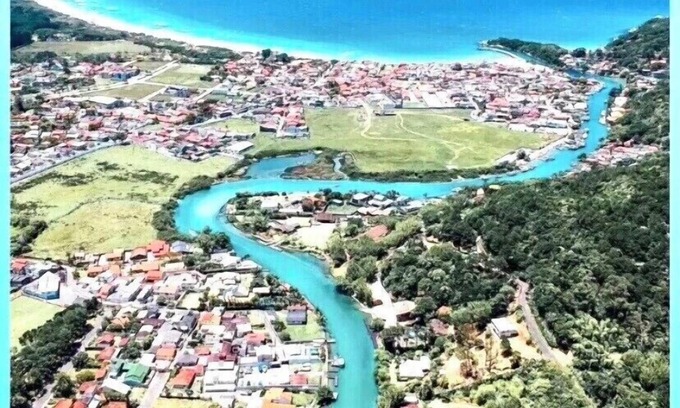 Barra da Lagoa Casa | Wonderful house by the canal