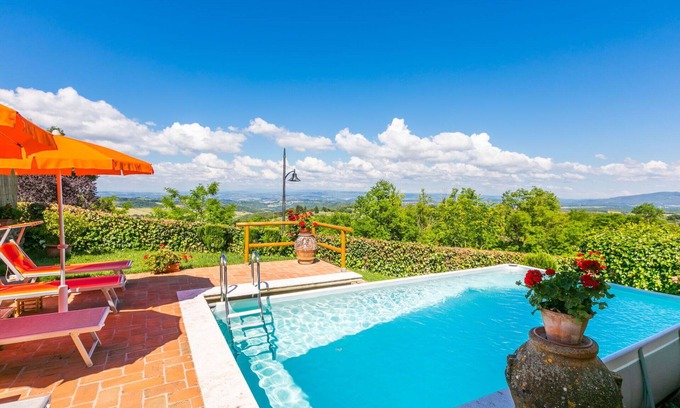 Castel San Gimignano Casa | Casa de vacaciones privada con WIFI, piscina privada, A/C, TV, patio, vista panorámica