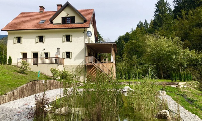 Cerkno Casa | Maravillosa casa de lujo con piscina y río en Reka
