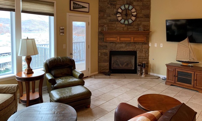 Eagan Condominio | Wonderful Norris Lake location