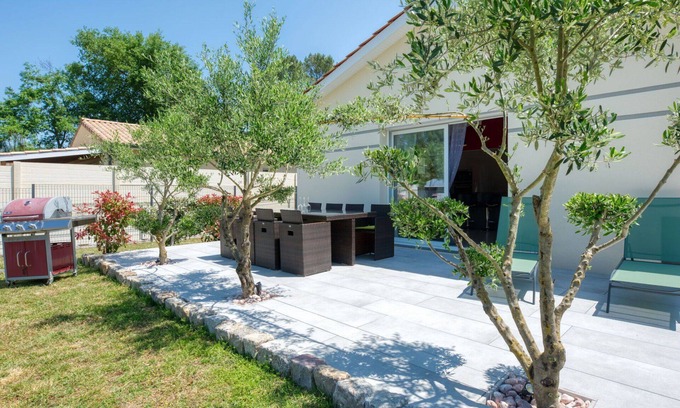 Lesparre-Medoc Casa | Maravillosa casa de vacaciones privada para 4 personas con A/C, TV y terraza
