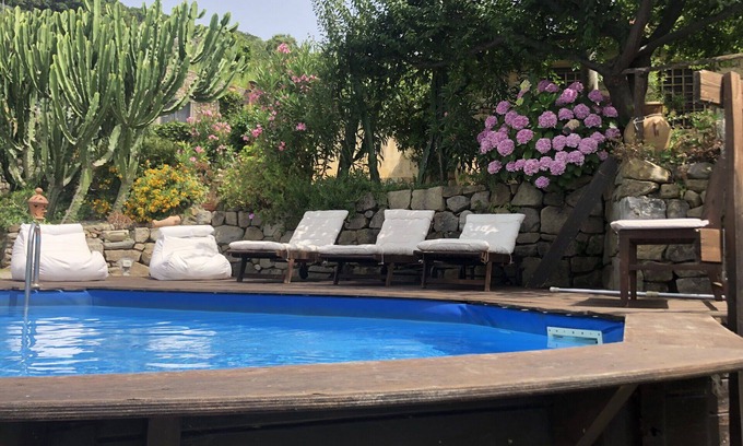 Naso Casa | Maravillosa casa de vacaciones privada con A/C, piscina privada, TV, vista panorámica, aparcamiento
