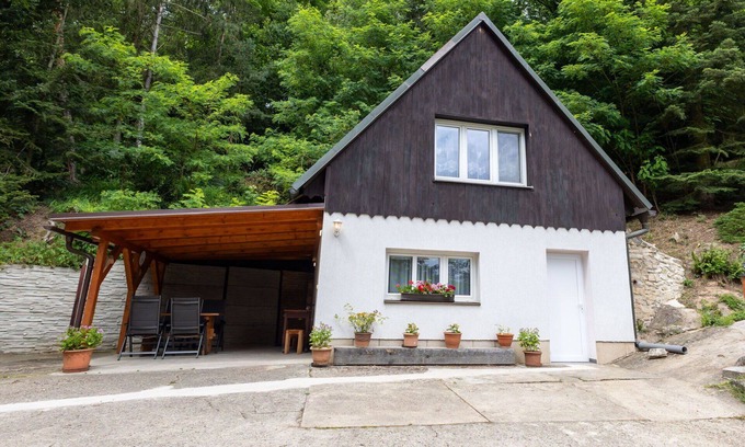 Vysoka Casa | Preciosa casa de vacaciones privada para 4 personas con WIFI, TV, patio y aparcamiento