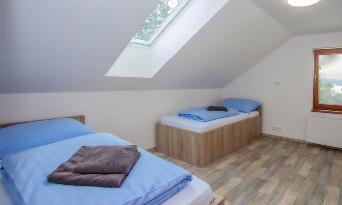 Zabovresky Casa | Estupenda casa de vacaciones privada para 4 personas con WIFI, TV y terraza