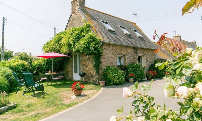 Saint-Jean-du-Doigt Villa | Maravillosa casa de vacaciones privada con WIFI, TV, patio, mascotas permitida y aparcamiento