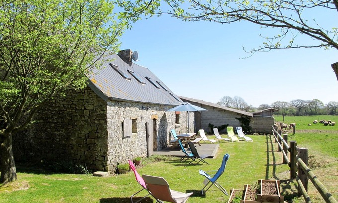 Saint-Sauveur-le-Vicomte Casa | Estupenda casa de vacaciones privada con WIFI, TV, terraza, vista panorámica y aparcamiento