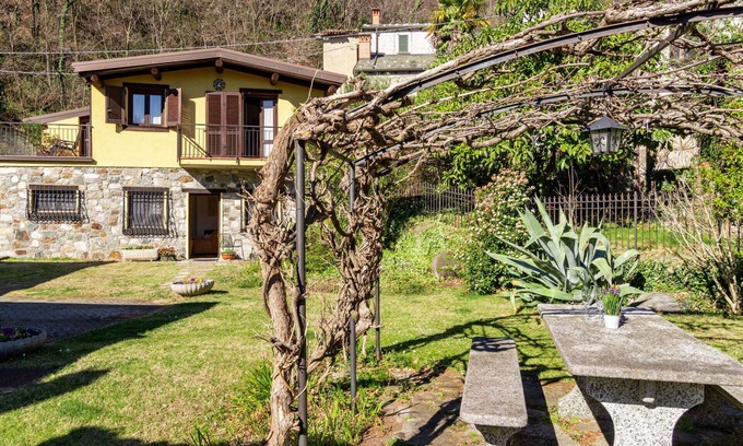 Trezzone Casa | Preciosa casa de vacaciones privada para 4 personas con WIFI, TV y patio