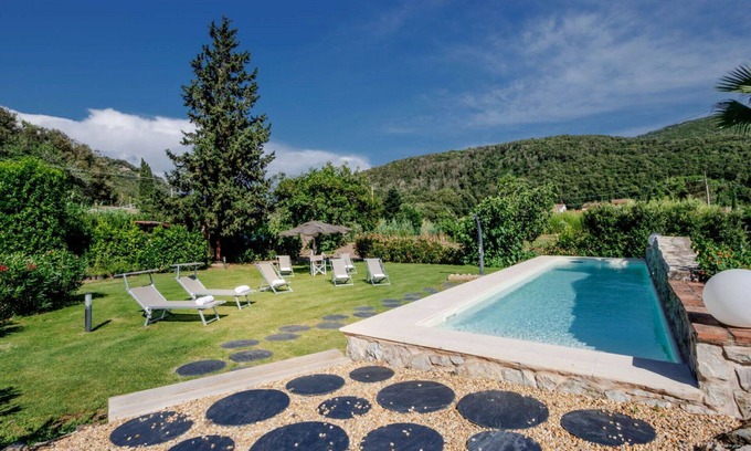 Rio Villa | Estupenda casa de vacaciones privada con WIFI, A/C, piscina privada, TV, patio y mascotas permitida