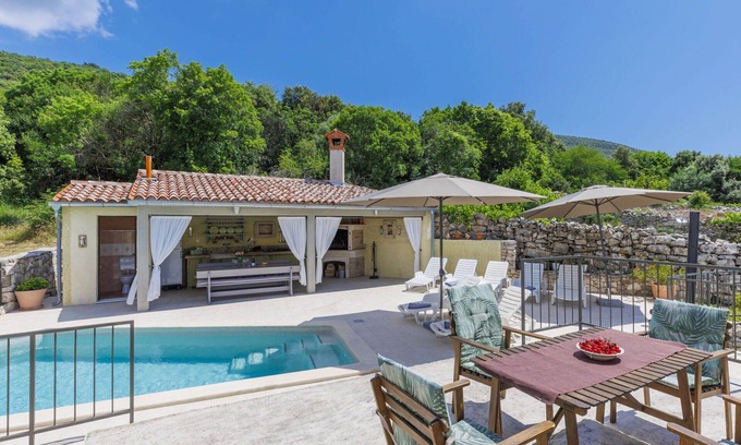 Brovinje Casa | Maravillosa casa de vacaciones privada para 8 personas con piscina privada, WIFI, A/C, TV y terraza